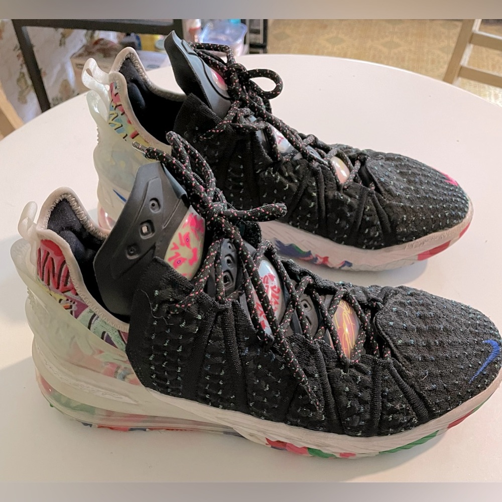 Nike LeBron James 18 - Size 9.5